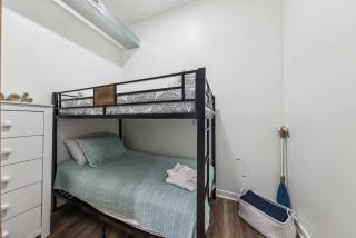 Chic 2 BDR for 6 with Shared Pool Near Harbortown - 4
