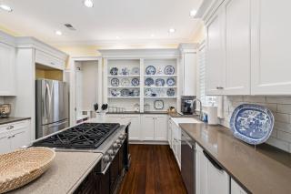 Short Walk to Beach Club, Close to Seaside 3BR Home & Carriage House home - Santa Rosa Beach - 8