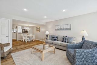 Charming Condo Overlooking Pool Minutes to Beach - 3