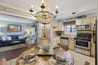 Resort Bungalow - Private Boardwalk to the Ocean - Hilton Head Island - 5