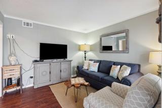 Resort Bungalow - Private Boardwalk to the Ocean - Hilton Head Island - 3