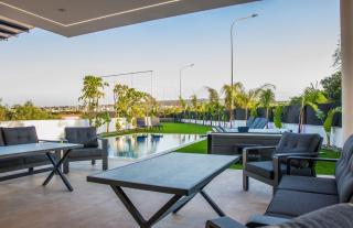 Luxury Elegant Home - 9