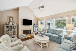 Beautiful 4BDR with Hot Tub & Pool Shuttle to Beach - 2