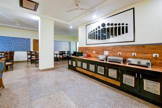 Hotel Emerald Park At Airport - 6