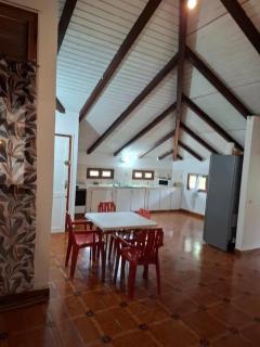 Appartement spacieux à Saint-Claude, 100 m², parking inclus - Saint-Claude - 8