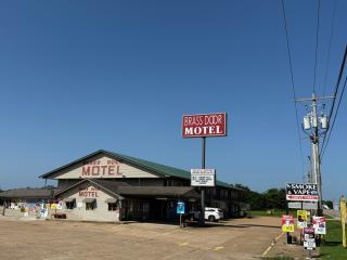 Brass Door Motel - Gassville - 9