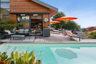 Exquisite 5-Bedroom Villa in Arzier for Families by GuestLee - 9
