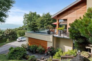 Exquisite 5-Bedroom Villa in Arzier for Families by GuestLee - 8