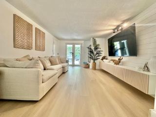 New! 4-Story Villa, Private Rooftop, Pool and Marina in Key Largo - 5