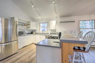 Walloon Lake Vacation Rental Walk to Water! - Boyne City - 9