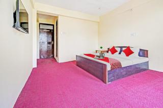 Hotel O Hunter's & Cafe - Srinagar - 1