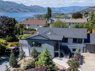 Newly renovated 2-bedroom, 1-bathroom suite with private entrance - West Kelowna - 0