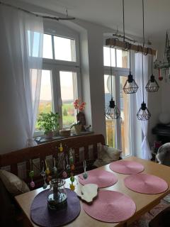 Große Ferienwohnung in einer Villa im Grünen - Neustadt am Kulm - 1