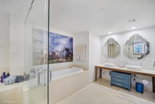 Sublime Ocean & Pool View Unit At Icon Brickell - 8