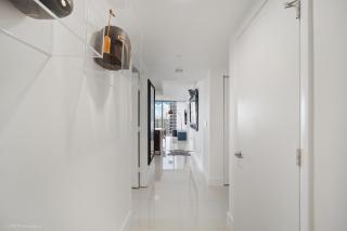 Sublime Ocean & Pool View Unit At Icon Brickell - 4