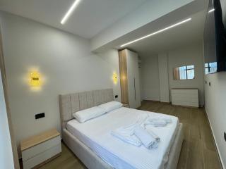 Glass House Apartment Vlore - 8