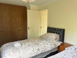 Canal Way- Cozy 3-Bed House - Ilminster - 4