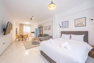 Bright & Airy Family Studio with Rooftop Access - Zen Theia by Tessera - Athen - 0