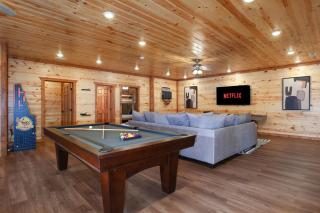 Grace Woods Retreat with Indoor Pool Sleeps 22 - 4
