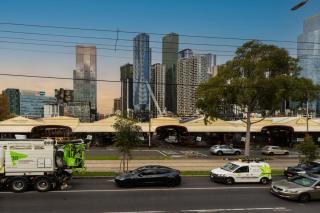 Opp Vic Markets, Trams at doorstep by Custom Bnb Hosting - 2
