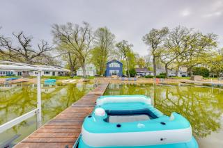 Lakefront Burlington Vacation Rental Dock and Beach - 9