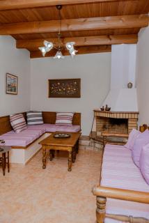 To Spitaki Traditional Stay on Rodia Village Square - Rodia - 3