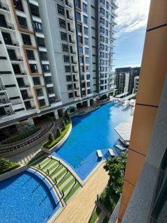 K Avenue family room by TZ suite - Donggongon - 5