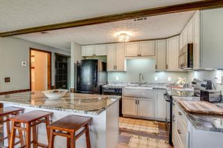 Tee Off in the Mtns Sky Valley Condo with View! - Dillard - 7