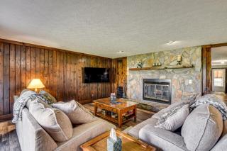Tee Off in the Mtns Sky Valley Condo with View! - Dillard - 4