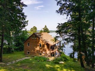 Red Cedar Haven Lakeside Tranquility - - 6