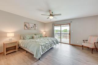 Lake Mary View: Pickleball Paradise Penthouse Unit - 1