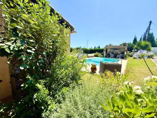 Un appartement 2 pièces dans une villa avec piscine et parking - 6