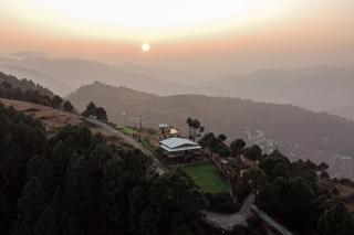 1 br Stay Enclosing the Mountains Nivriti Cottage by RoamHome - Bhikia Sain - 4