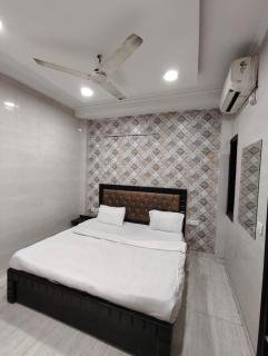 Gera Kalkaji Hotel - 1