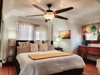 Downtown Boho Home wOffice Yoga StudioKing Bed - 1