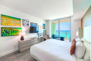 Elegant Beachfront Retreat - Hollywood - 8