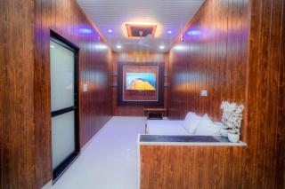 Sunny Villa Entire With Pool - 8
