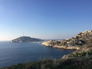 Cozy studio on Frioul Island and terrace Beaches and port just two mn away - 2