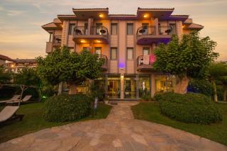 Golden Moon Hotel - 6