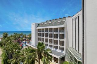Trendy Palm Beach Adults Only - 9