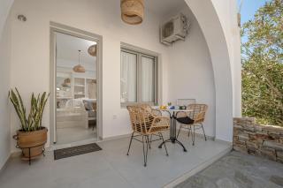 Adama's Suites - Naxos Chora - 1