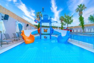 Q Ella Beach Hotel - 7