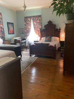 The House of Elsie Bed and Breakfast - 4