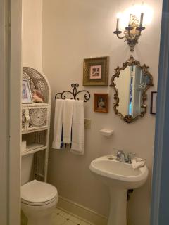 The House of Elsie Bed and Breakfast - 1