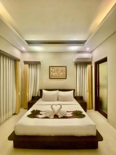 Uma Kaya Upstairs - 0