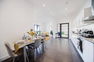 2 Bed Oasis London Flat-O2-Excel-Canary Wharf- Shops- Trains -Free Parking,Wifi 500mb & Flex Check In - Woolwich - 3