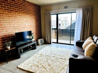 Modern Gem Near Mall of Africa! - Kyalami - 7