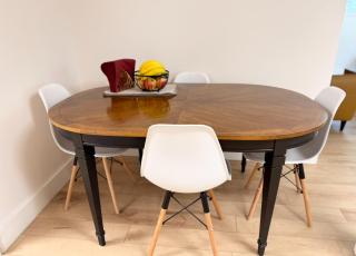 Newly renovated 2-bedroom, 1-bathroom suite with private entrance - 5