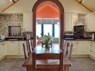 Elm Cottage-W40630 - 6