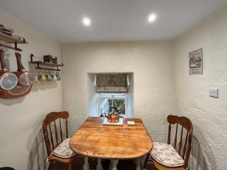 Lyndene Cottage - 6